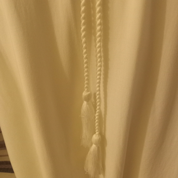 Beautiful Embroidered Dress - Picture 5 of 8